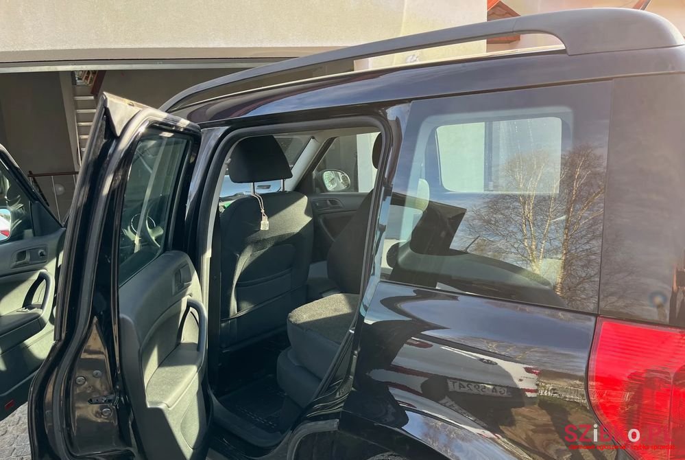 2011' Skoda Yeti 1.2 Tsi Active photo #6