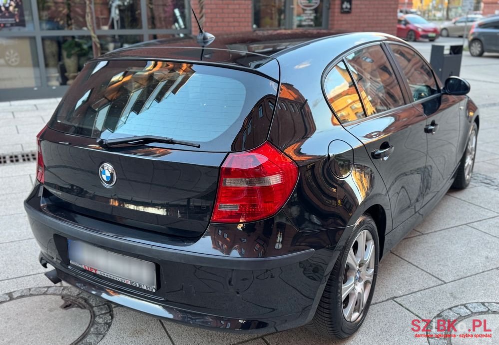 2007' BMW 1 Series 118D photo #3