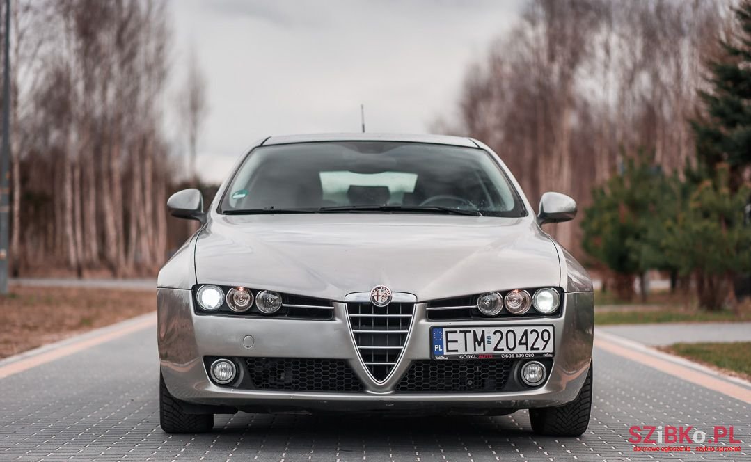 2006' Alfa Romeo 159 photo #2