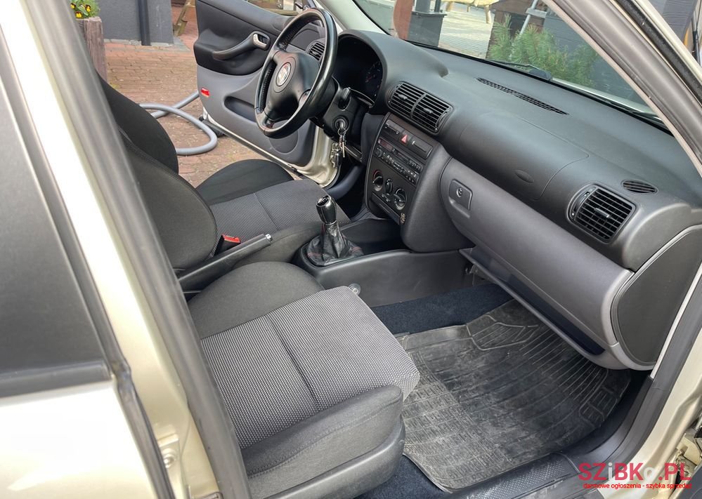 2003' SEAT Leon 1.4 Spirit photo #3