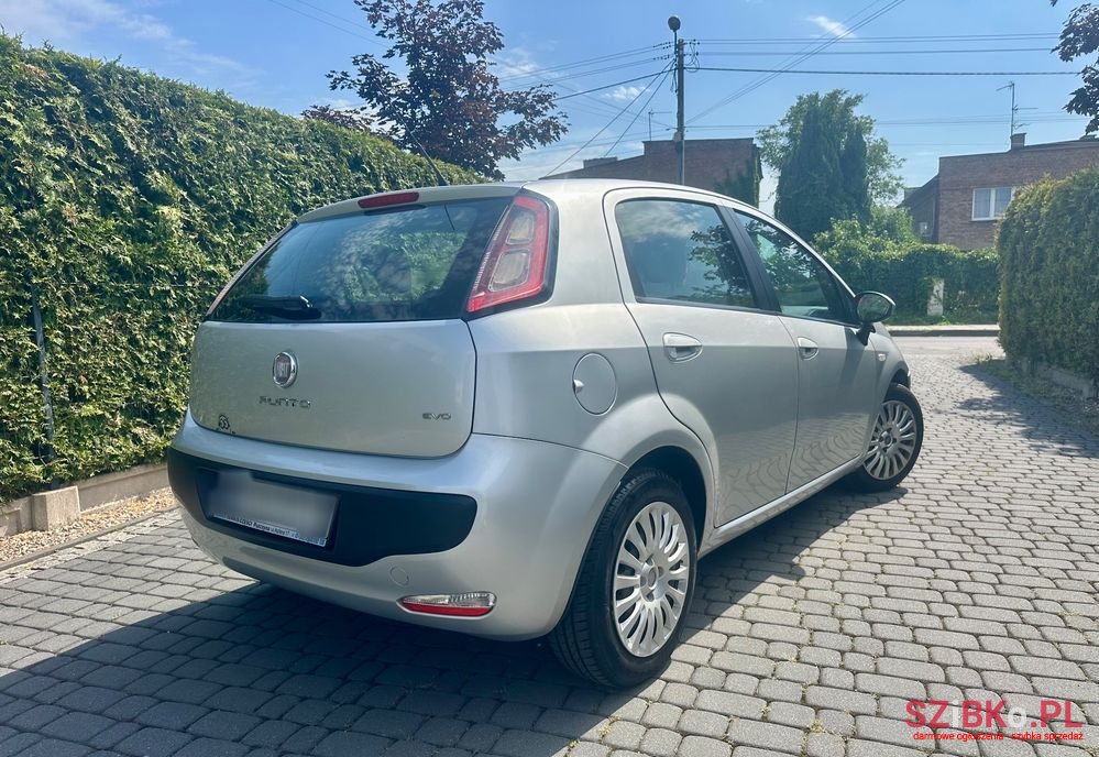 2010' Fiat Punto Evo photo #3