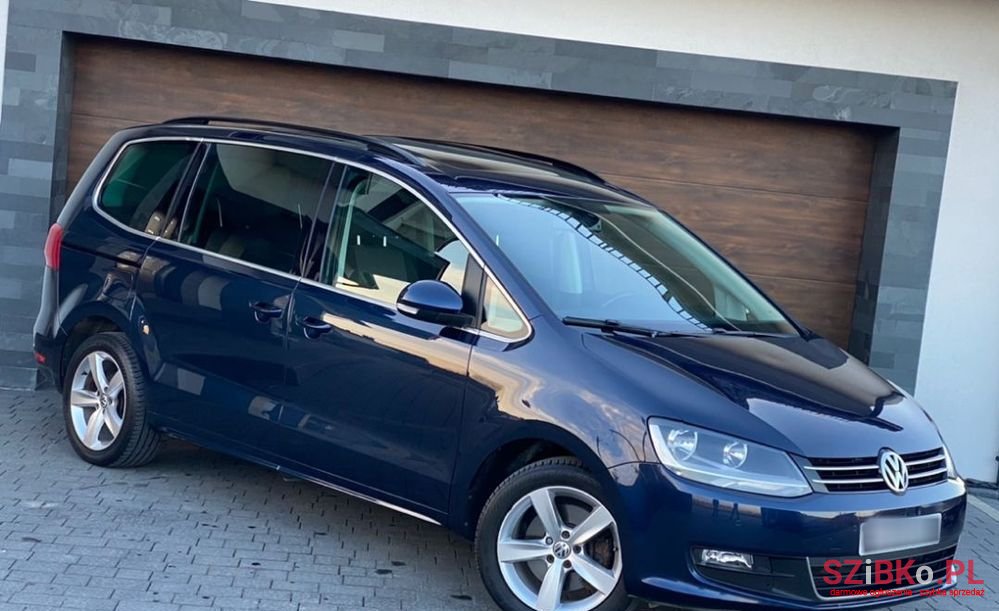 2011' Volkswagen Sharan photo #2