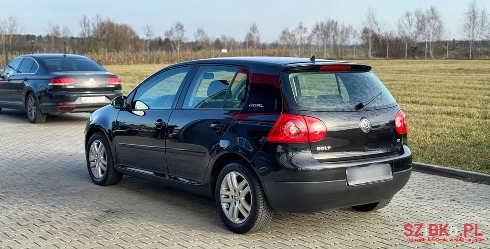2007' Volkswagen Golf photo #5