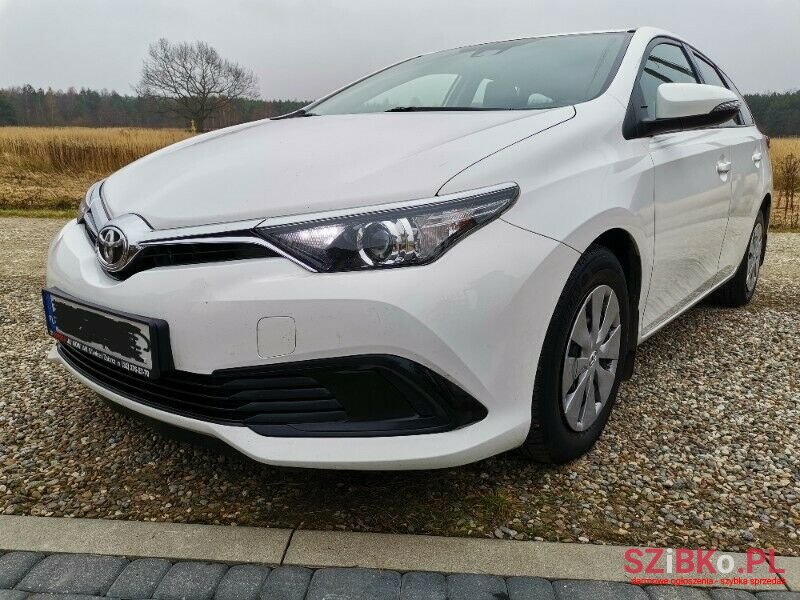 2018' Toyota Auris photo #1