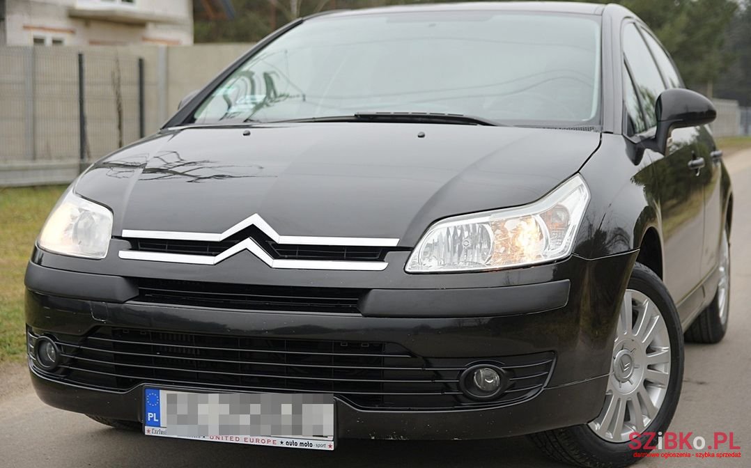2008' Citroen C4 photo #3