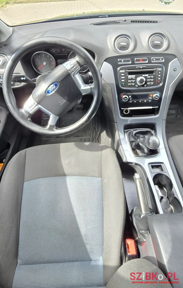 2012' Ford Mondeo photo #3