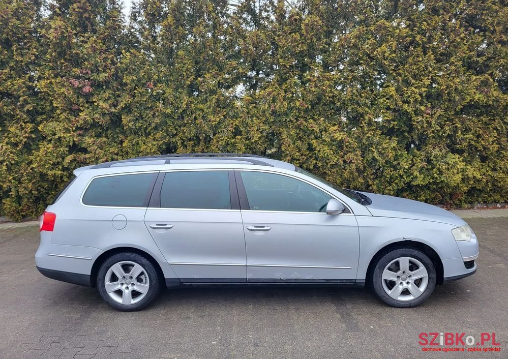 2005' Volkswagen Passat photo #3