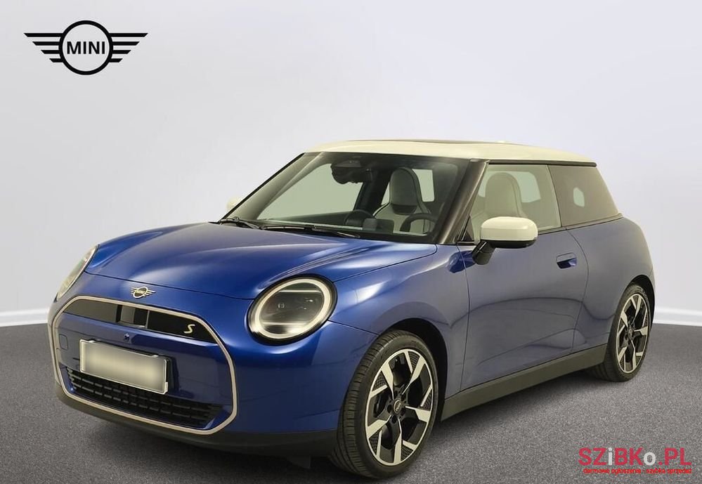 2023' MINI Cooper photo #2
