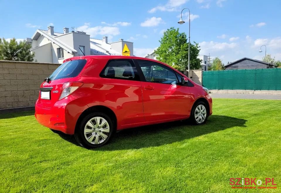 2013' Toyota Yaris photo #5