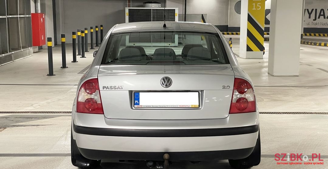 2001' Volkswagen Passat photo #4