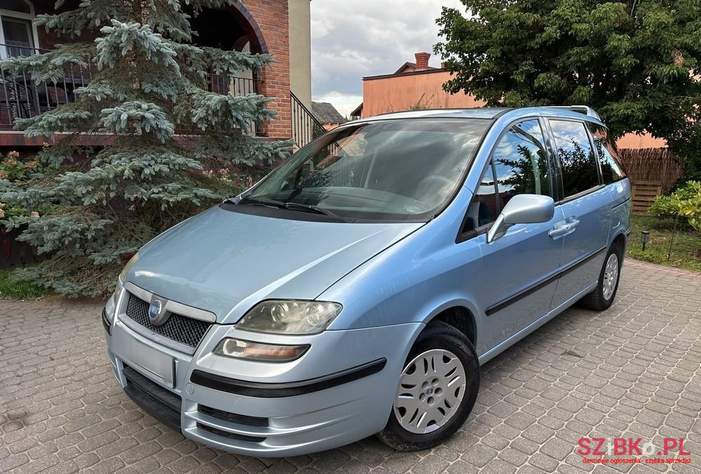 2002' Fiat Ulysse photo #2
