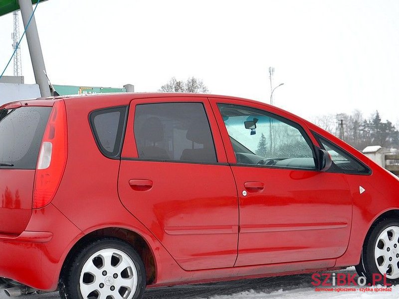 2006' Mitsubishi Colt photo #5