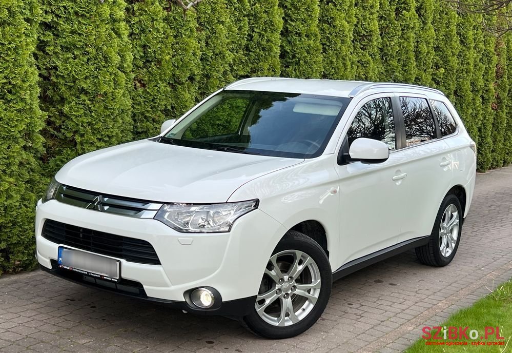 2015' Mitsubishi Outlander 2.0 Intense 2Wd photo #1