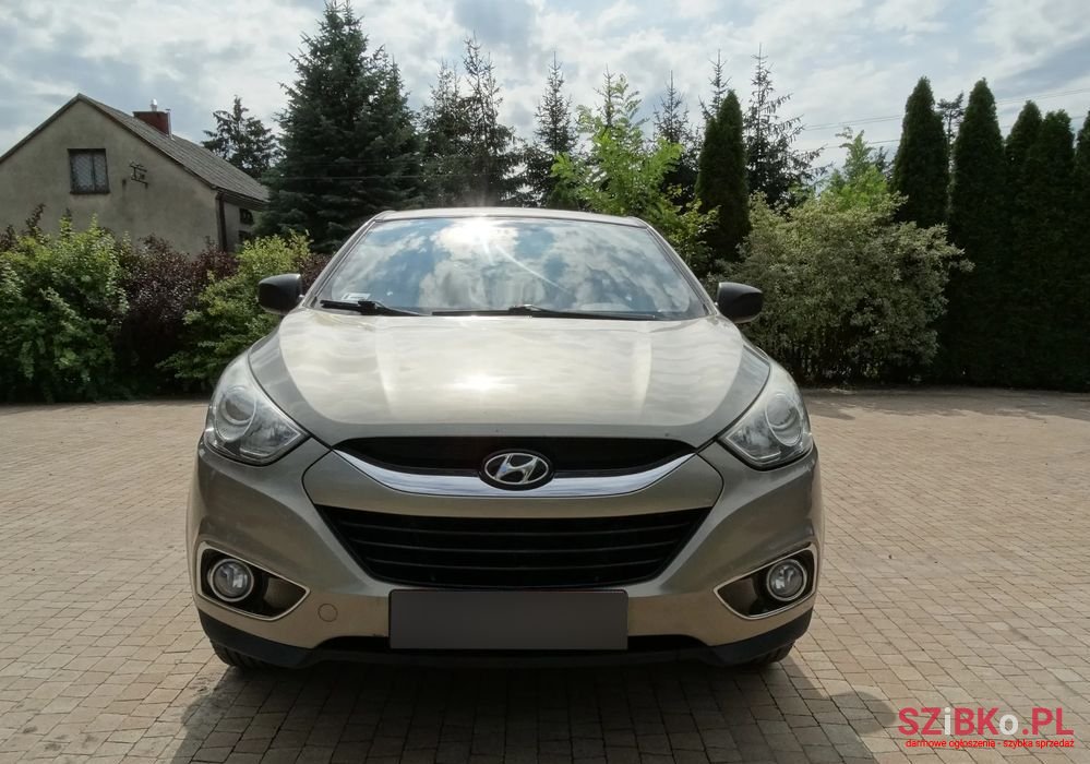 2010' Hyundai ix35 1.7 Crdi Classic 2Wd photo #2
