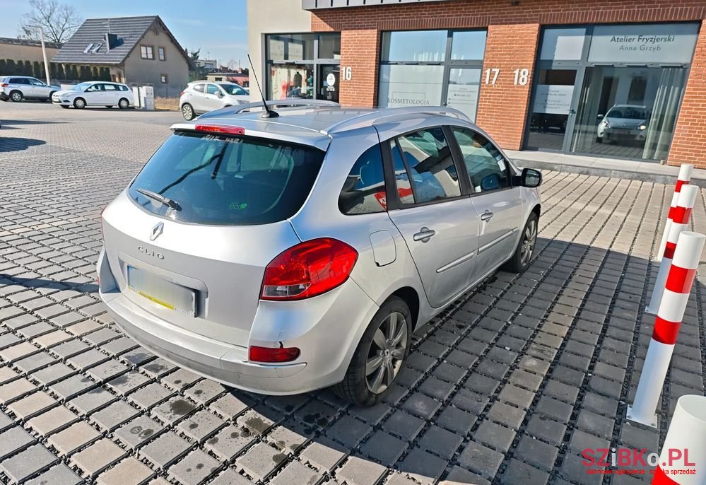 2010' Renault Clio photo #5