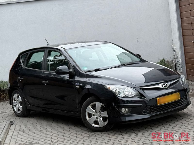 2011' Hyundai i30 photo #1