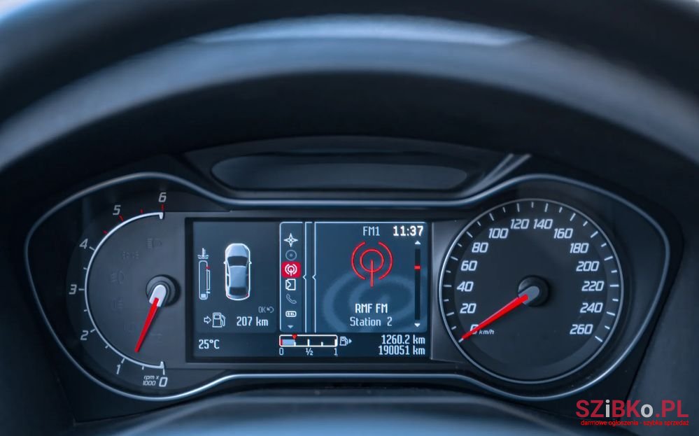 2012' Ford Mondeo photo #4