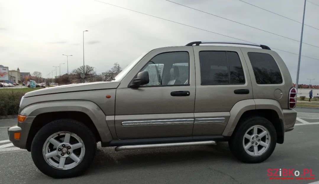 2005' Jeep Liberty photo #4