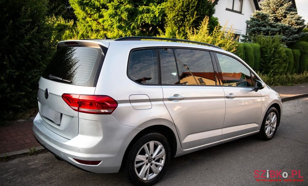 2021' Volkswagen Touran photo #5