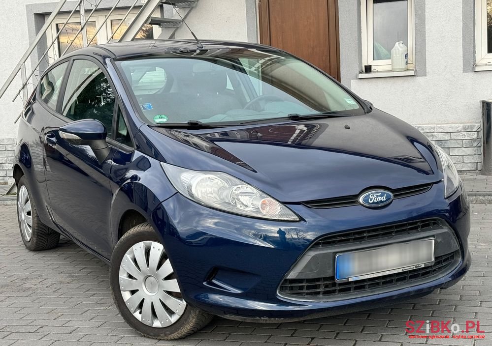 2011' Ford Fiesta photo #2