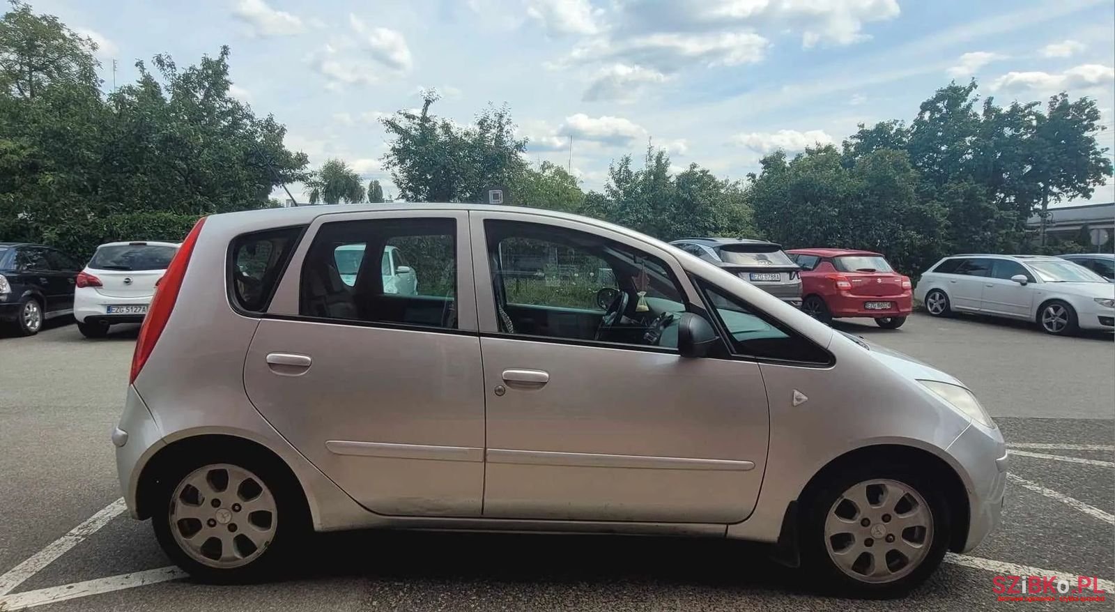 2005' Mitsubishi Colt photo #4