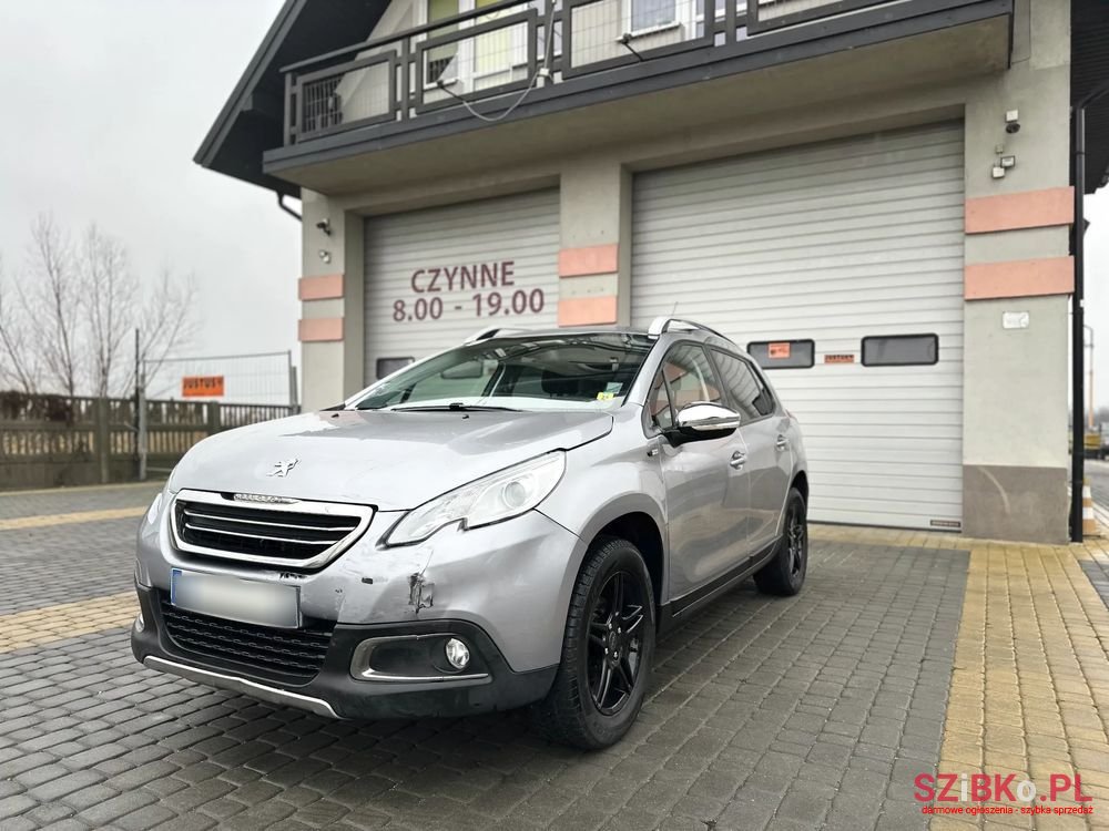 2015' Peugeot 2008 1.2 Pure Tech Active photo #2