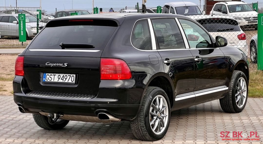 2004' Porsche Cayenne photo #4