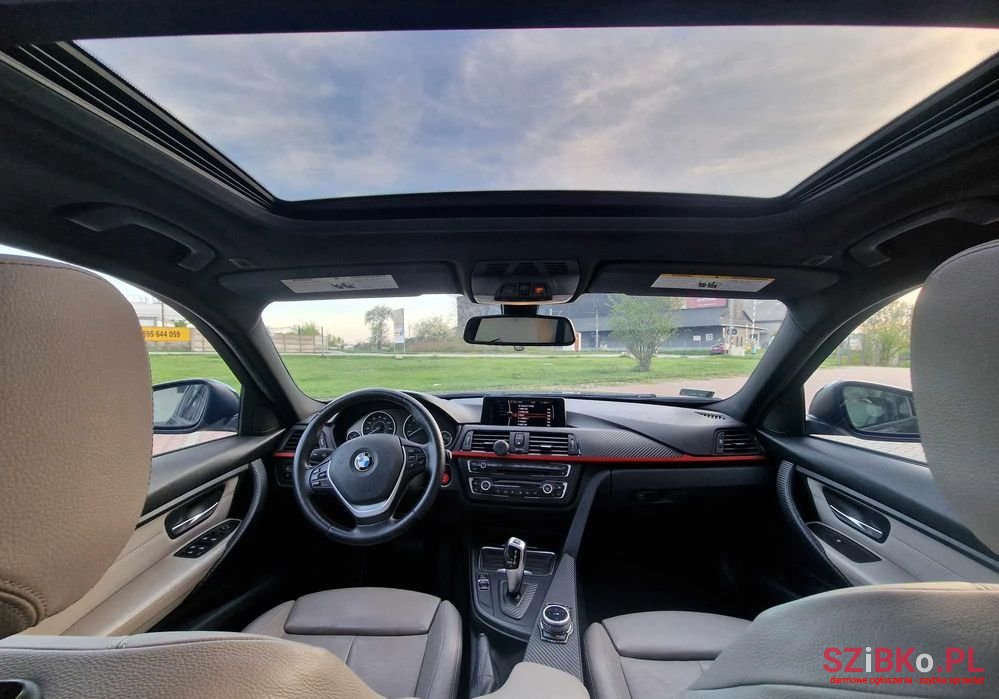 2012' BMW 3 Series 328I Touring photo #6