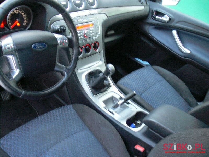 2008' Ford S-Max photo #5