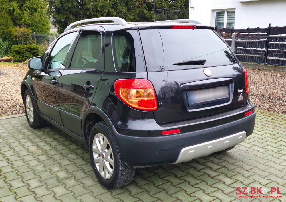 2009' Fiat Sedici photo #4