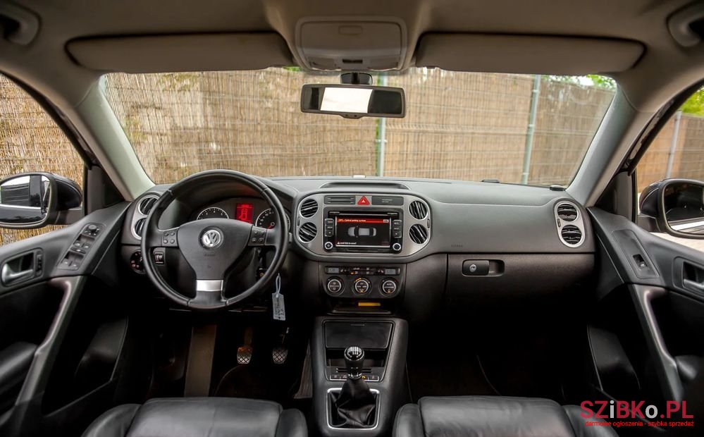 2008' Volkswagen Tiguan photo #5