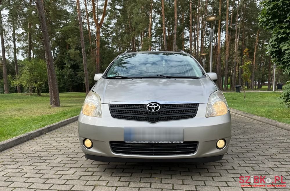2003' Toyota Corolla Verso photo #4