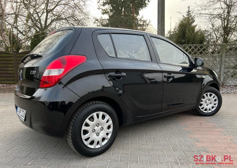 2010' Hyundai i20 photo #3