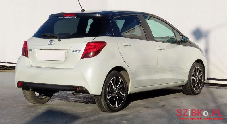 2016' Toyota Yaris photo #4