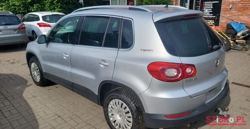 2010' Volkswagen Tiguan photo #4