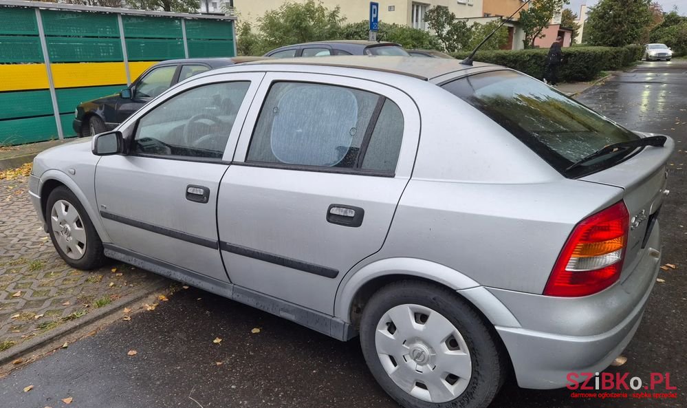 2009' Opel Astra 1.4 Start photo #6