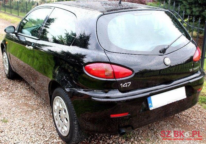 2002' Alfa Romeo 147 photo #2