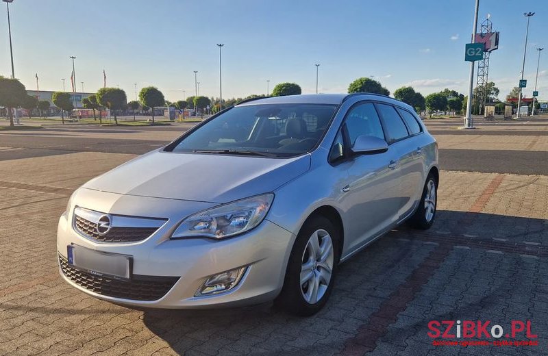 2011' Opel Astra Iii 1.7 Cdti photo #1