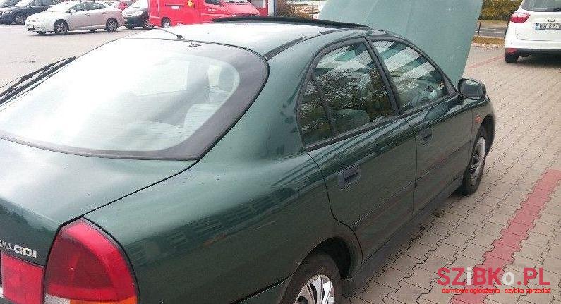 1998' Mitsubishi Carisma photo #2