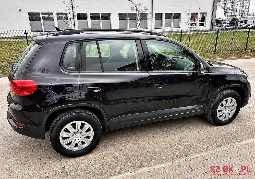 2012' Volkswagen Tiguan photo #5