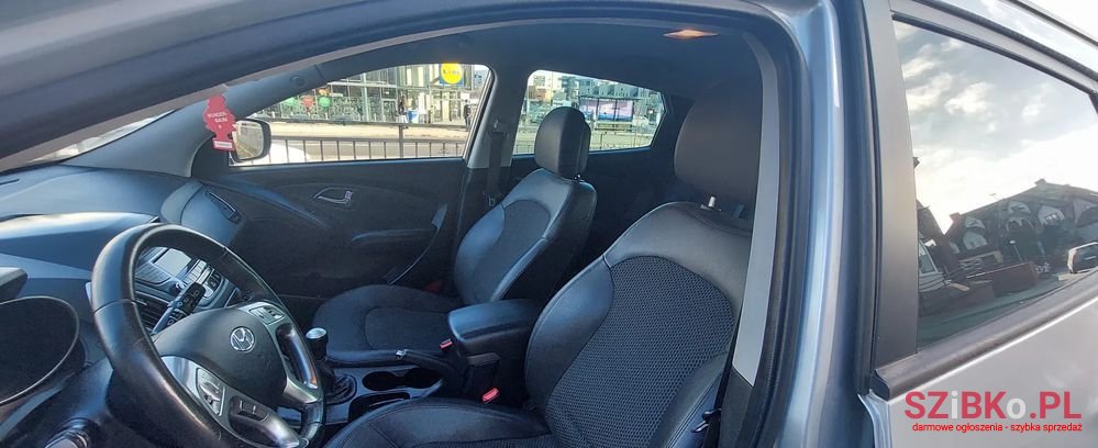 2012' Hyundai ix35 photo #6