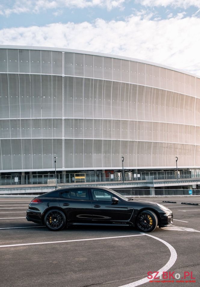 2014' Porsche Panamera Gts photo #6