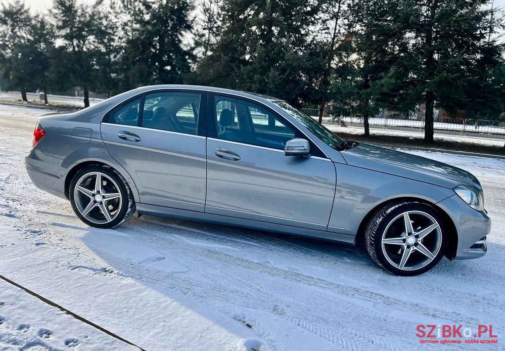 2011' Mercedes-Benz C-Class photo #4