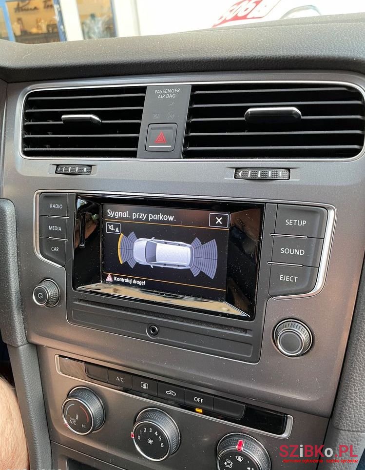 2013' Volkswagen Golf photo #6