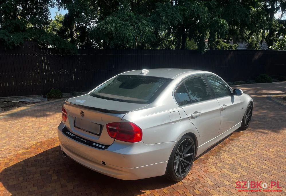 2005' BMW 3 Series 325I photo #3