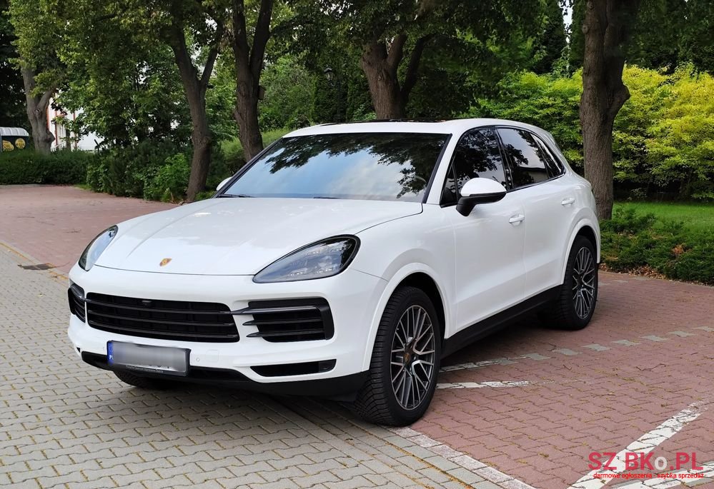 2022' Porsche Cayenne photo #1