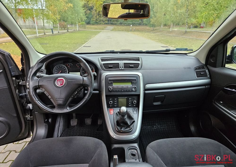 2009' Fiat Croma photo #5