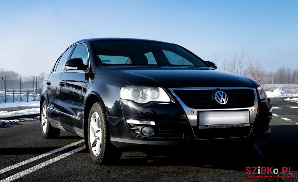 2009' Volkswagen Passat photo #2