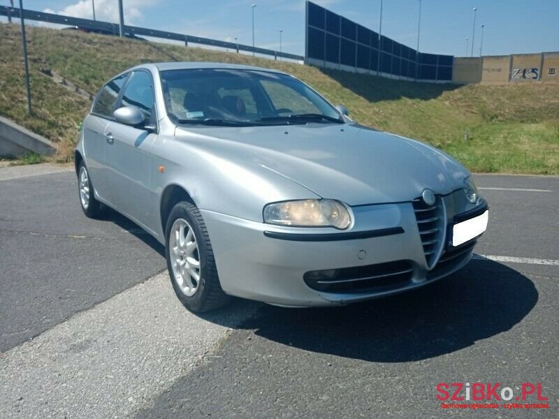2003' Alfa Romeo 147 photo #2