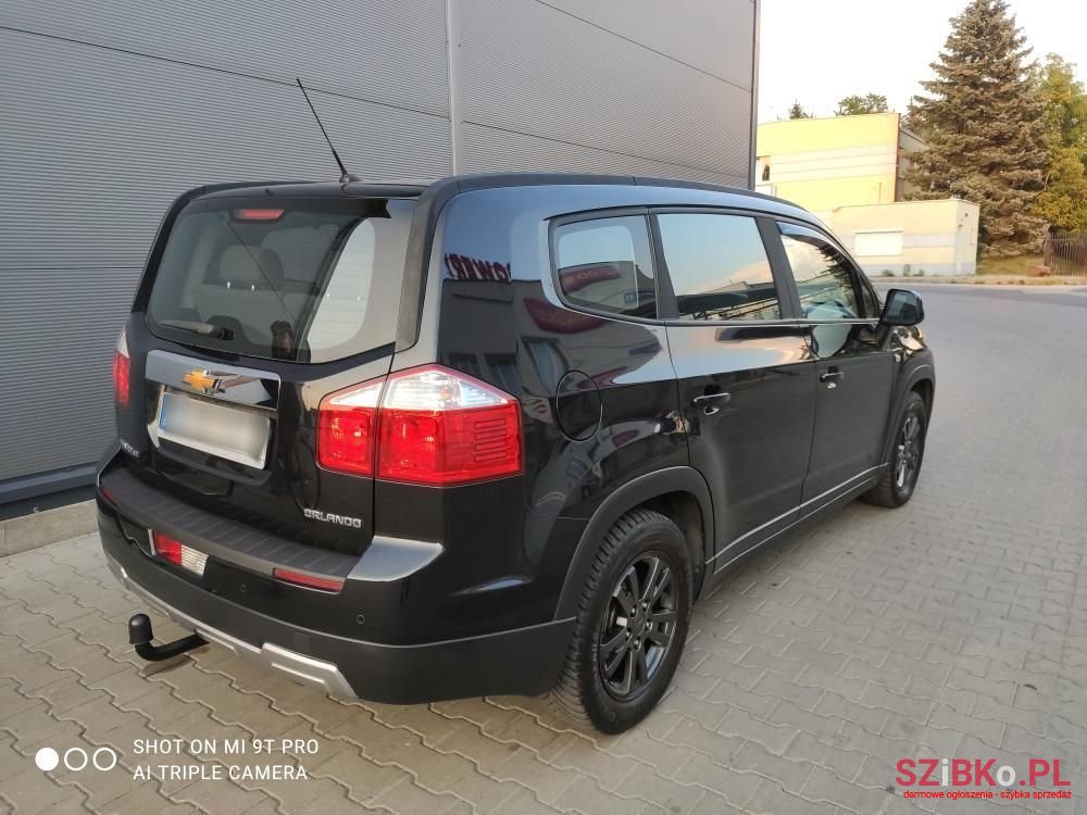 2011' Chevrolet Orlando photo #3
